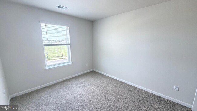 Building Photo - 107 Dinges St