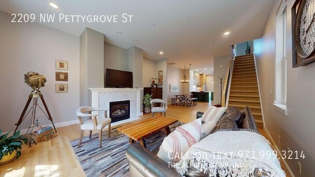 Primary Photo - 2209 NW Pettygrove St