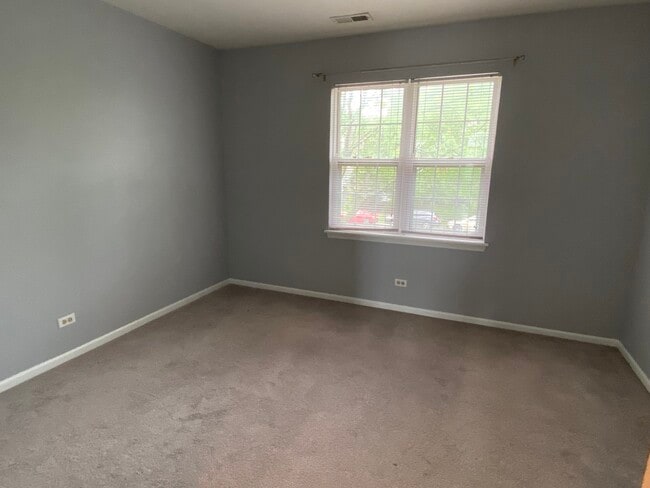 Building Photo - 5S510 Scots Dr