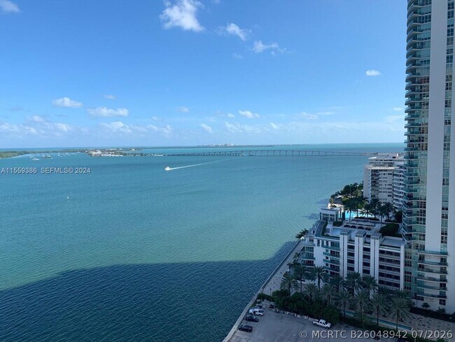 Building Photo - 1155 Brickell Bay Dr