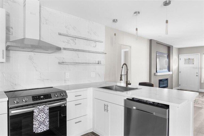 Building Photo - 5318 9th Ave N