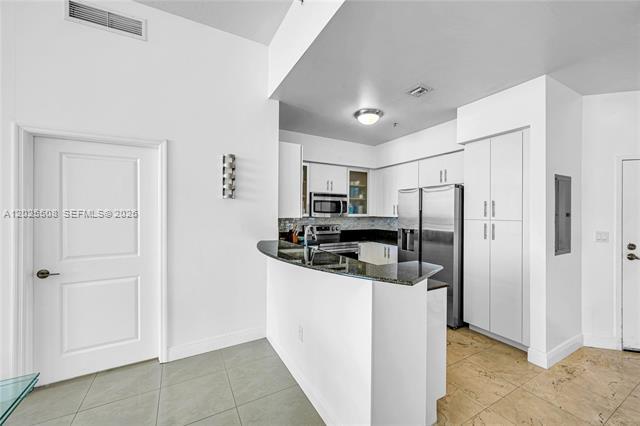Building Photo - 7900 Harbor Island Dr