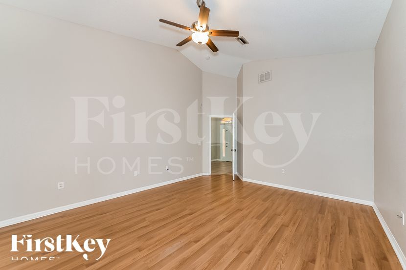 Building Photo - 5065 Hansard Ave