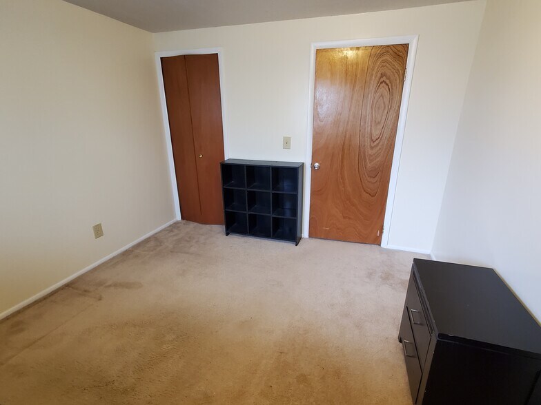 Building Photo - 1020 E 1275 N