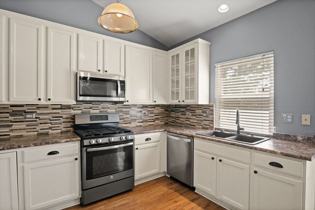 Building Photo - 776 Chesterfield Ln