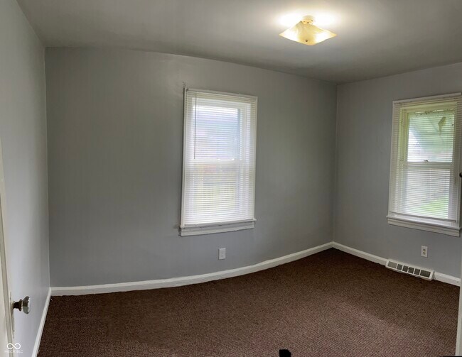 Building Photo - 1306 N Chester Ave