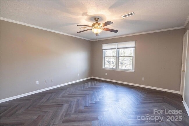 Building Photo - 424 S 4th St