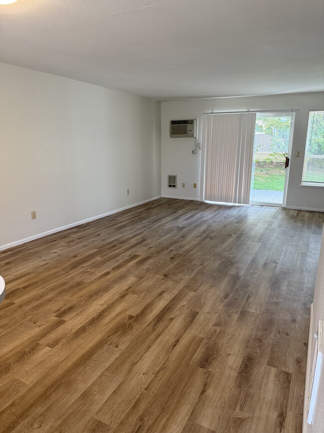 Building Photo - 908 N 34th Ave