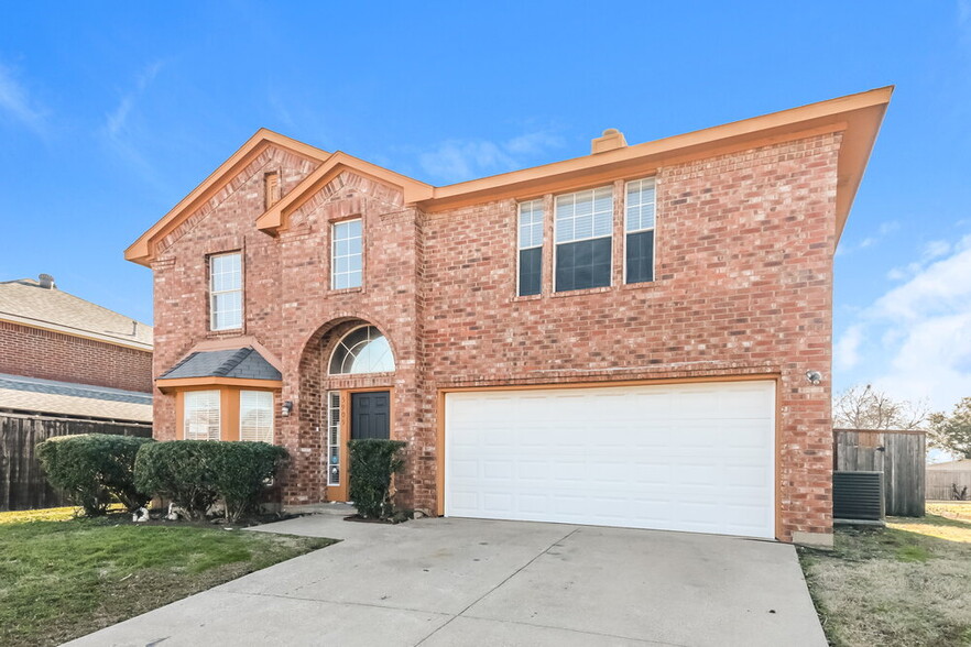 Building Photo - 5909 Iris Dr