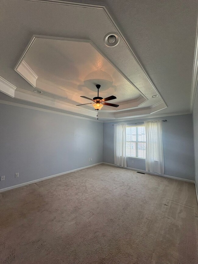 Building Photo - 4 Bedroom 3 Bath House