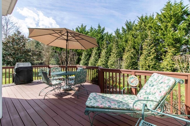 Building Photo - SHORT TERM - FURNISHED OR UNFURNISHED - SINGLE FAMILY - RBYCC