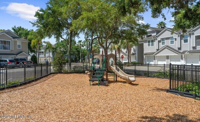 Building Photo - 7063 Deer Lodge Cir