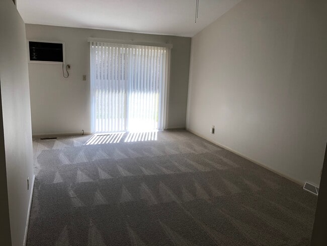 Building Photo - 8657 S Akins Rd