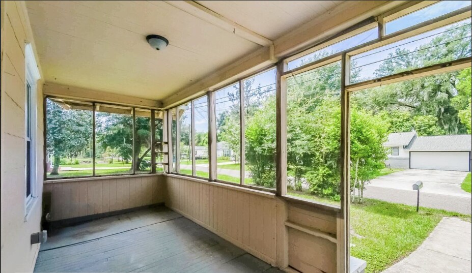 Building Photo - 9043 9th Ave