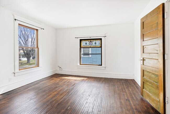 Building Photo - 246 Western Ave