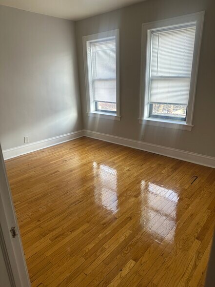 Bedroom 2 - 8009 S Phillips Ave