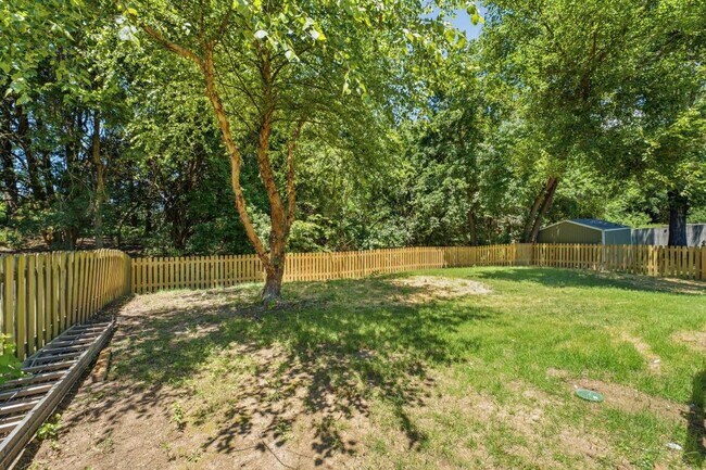 Building Photo - 11804 Oakmont St