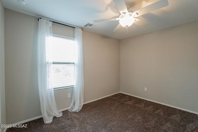 Building Photo - Spacious & Stylish Living in Saguaro Bloom...