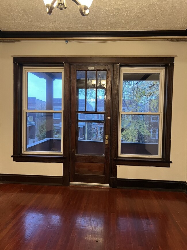 Building Photo - 4839 N Claremont Ave