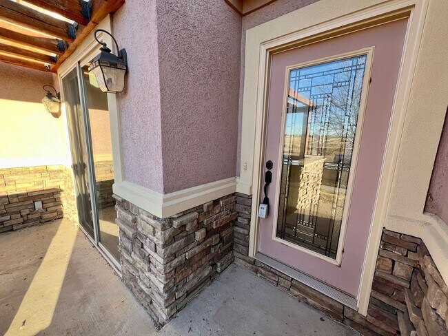 Building Photo - 5807 Zinfandel St