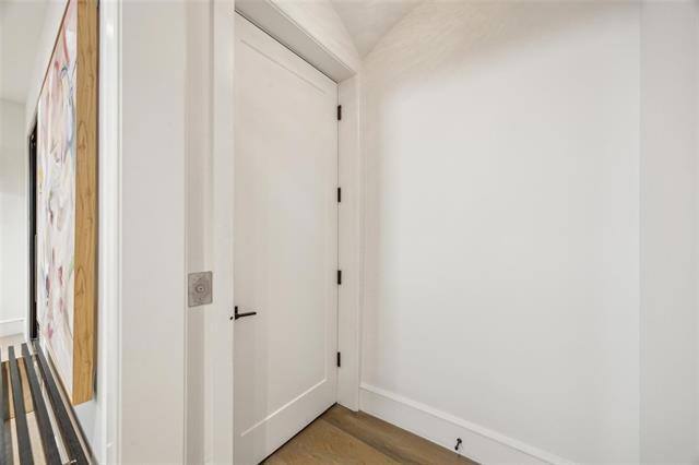 Building Photo - 2210 Boll St