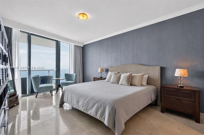 Building Photo - 17001 Collins Ave