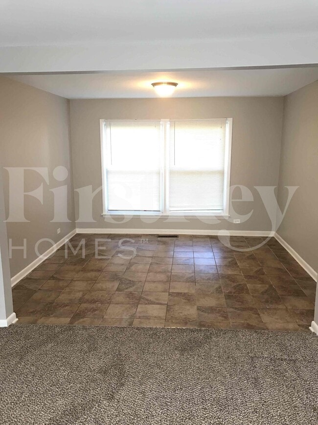 Building Photo - 17621 Grandview Dr