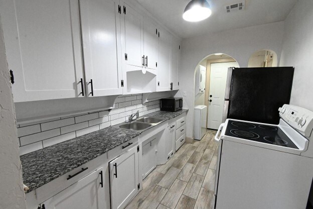 Building Photo - 1117 N Youngs Blvd