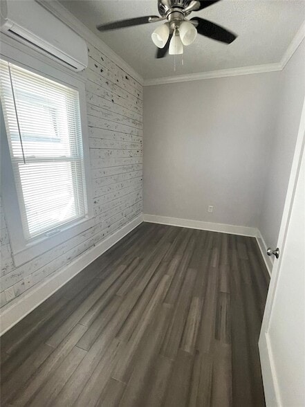 Building Photo - 1323 Avenue M