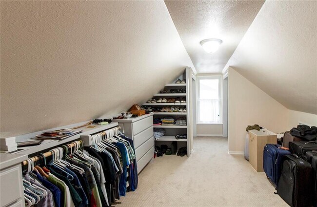 Building Photo - 2013 Northridge Dr