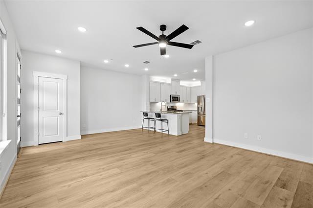 Building Photo - 7565 Reis Ln