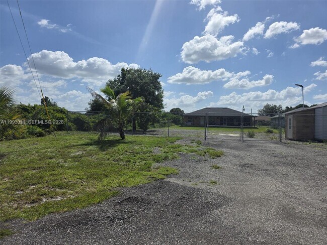 Building Photo - 1816 Tomaso Ave