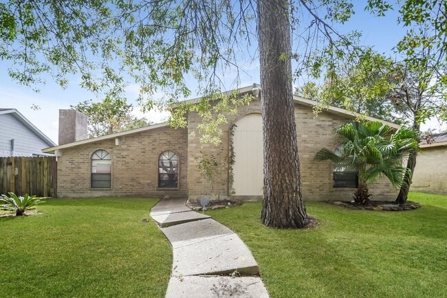 Primary Photo - 14606 Leacrest Dr
