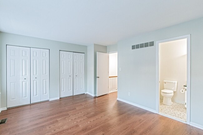 Building Photo - 3 bedroom, 2.5 bath in Mendenhall Village