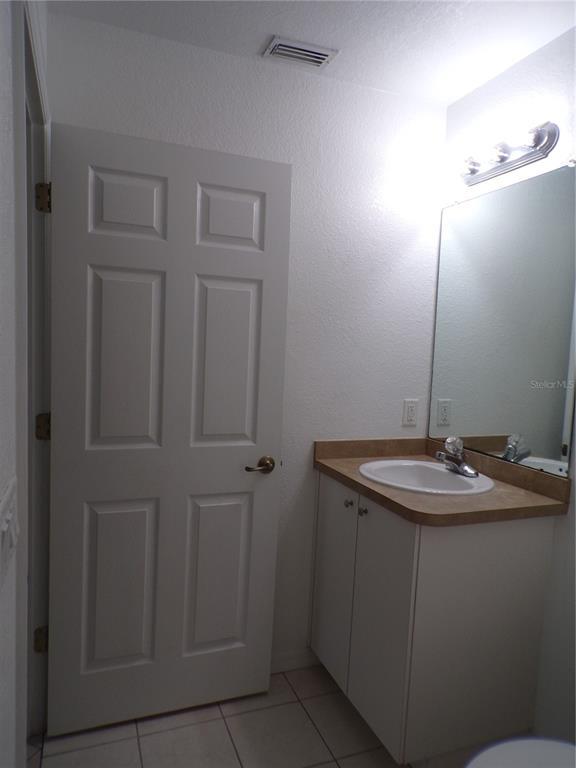 Building Photo - 385 Sunflower St