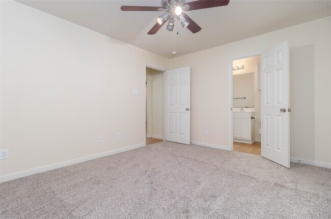 Building Photo - 4215 Medina River Loop