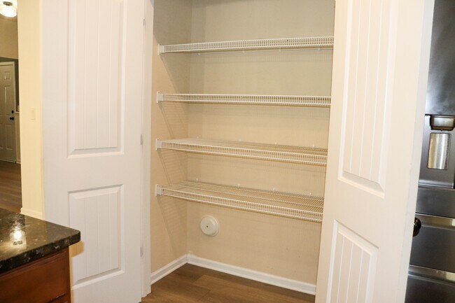 Building Photo - 1266 Coachman Way