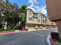 Building Photo - 2100 Beech Cir