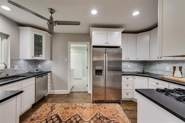 Building Photo - 3808 Shorecrest Dr
