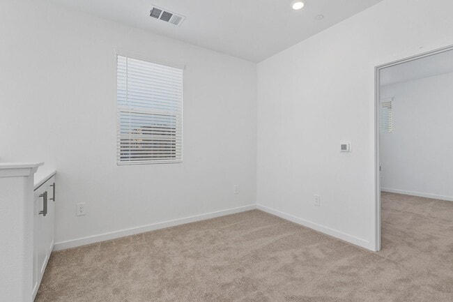 Building Photo - Modern Detached Home in Gated Nuvo Parkside
