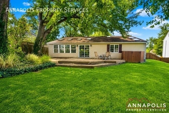 Building Photo - 821 Macsherry Dr