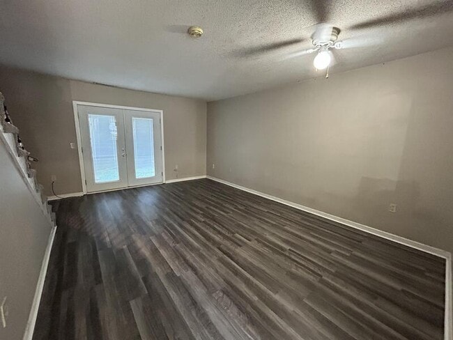 Building Photo - 1108 Tiger Blvd