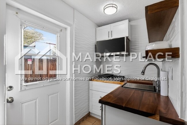 Building Photo - 1610 Jay St