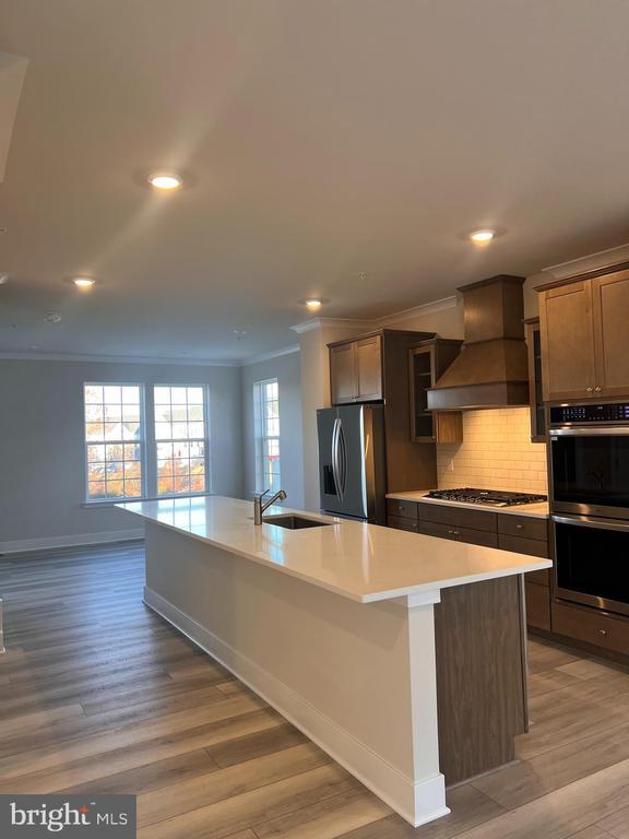 Building Photo - 7551 Dundee Rd