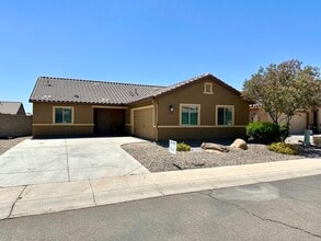 Building Photo - Wonderful Ghost Ranch in Casa Grande