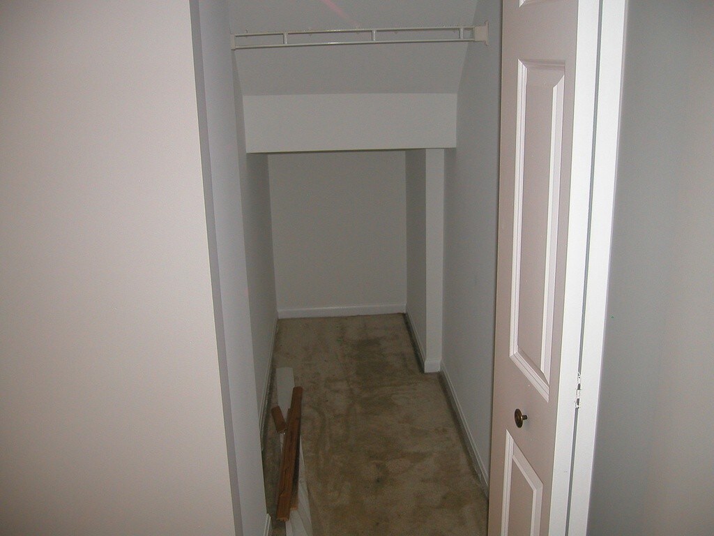 Building Photo - 2211 Waterleaf Ct