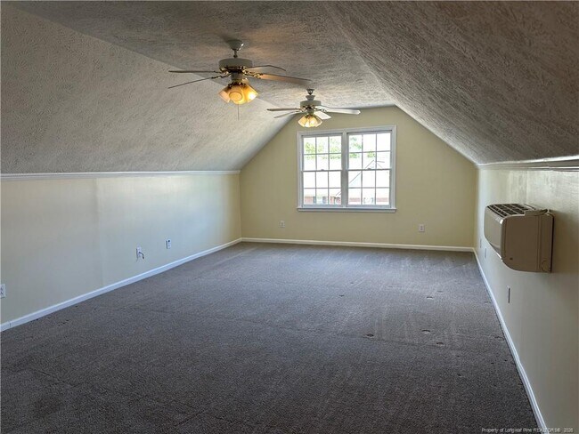 Building Photo - 2827 Beringer Dr