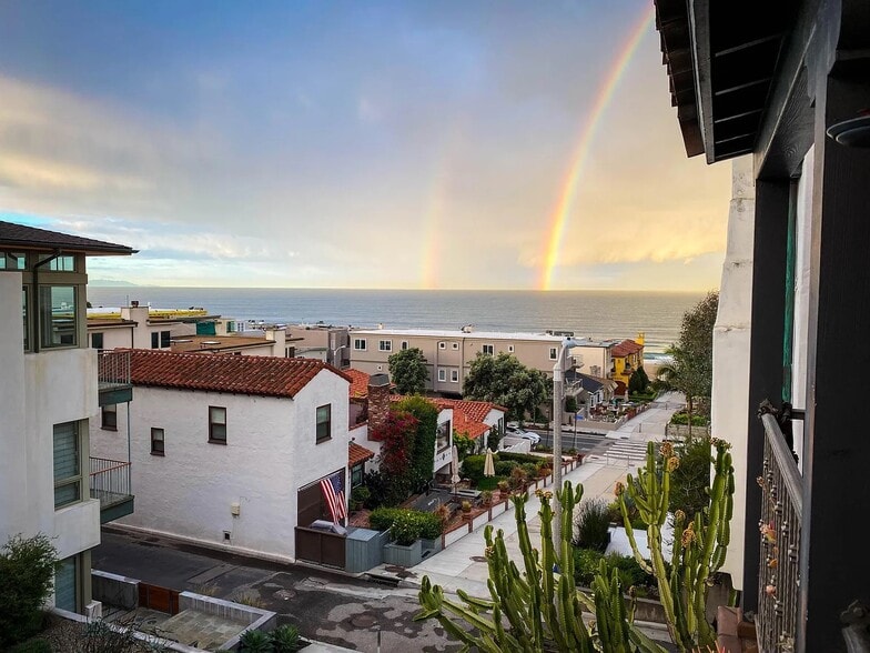 Building Photo - 221 24th St