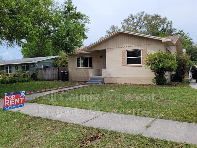 Primary Photo - 2621 40th Ave N