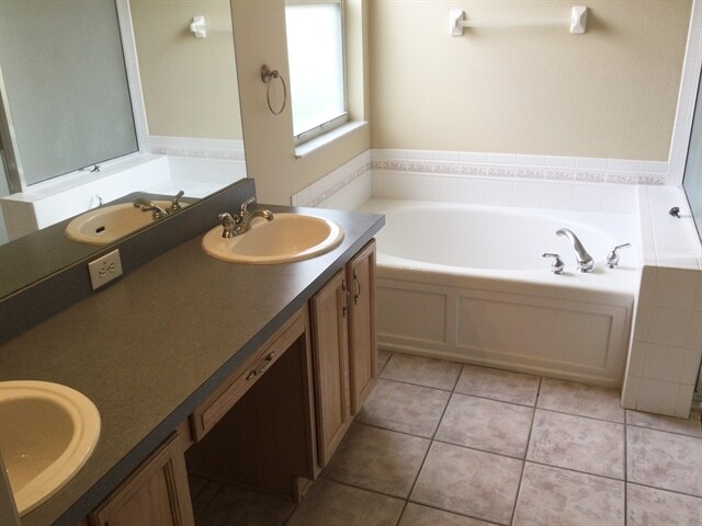 Building Photo - 22750 Marsh Wren Dr